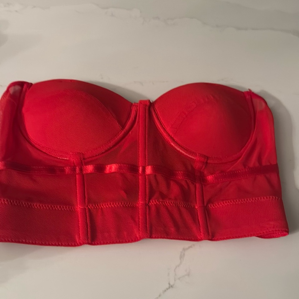 No brand listed crop red padded top no straps